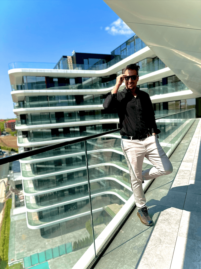 Penthouse Curved Terrace — Architectural Wave Facade