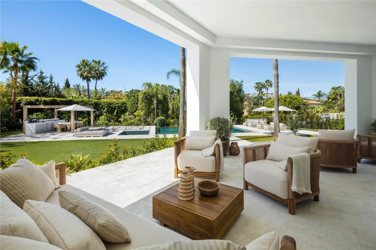 Altos Reales Gated Sanctuary Villa — Marbella view 12