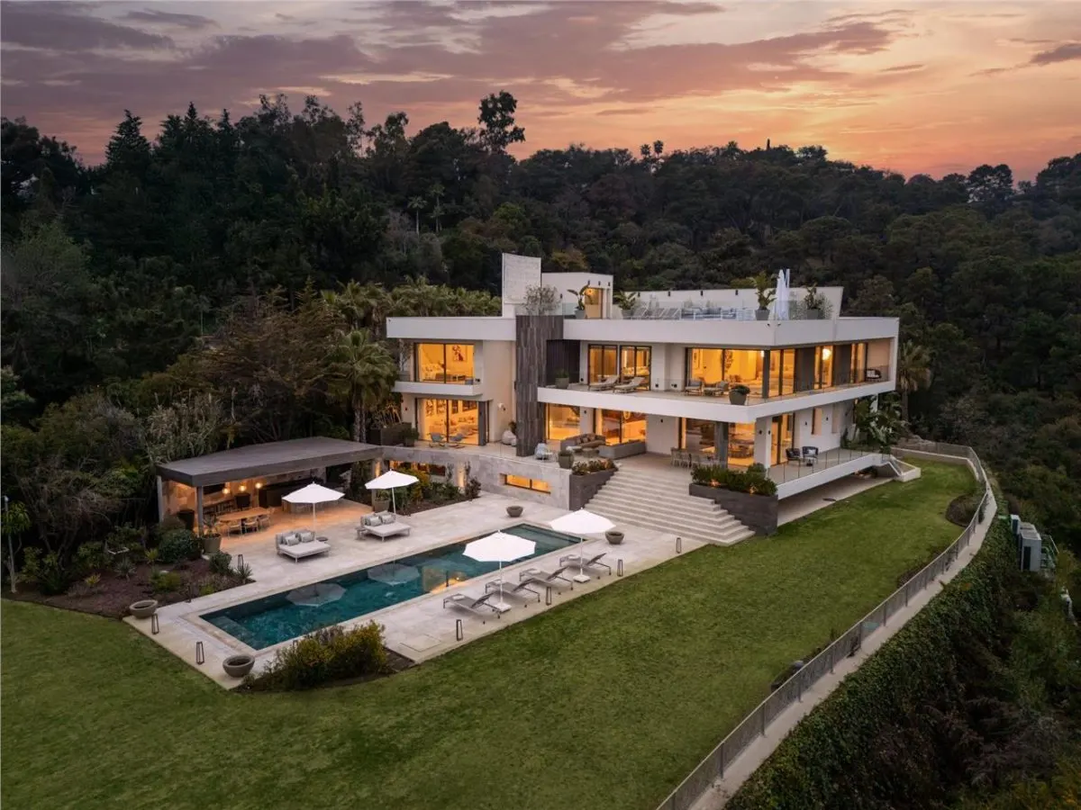 Villa Horizon 12 — La Heredia Private Estate, Benahavis — Photograph 1