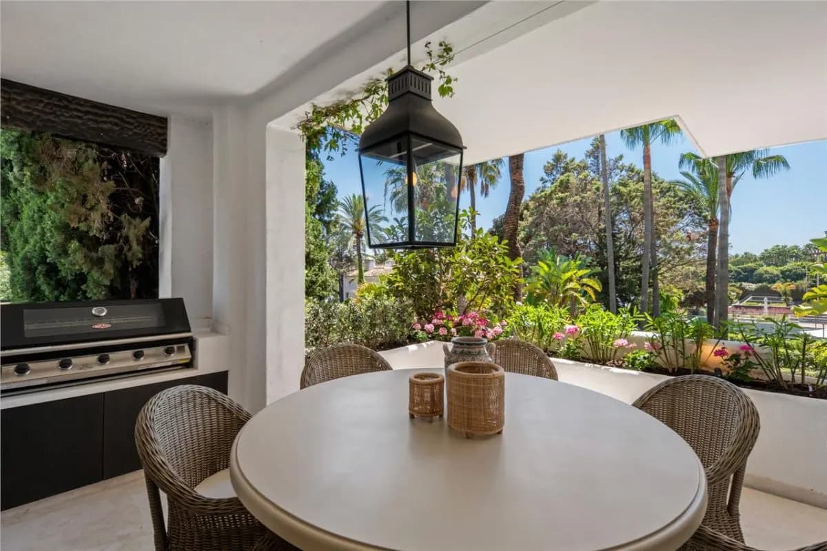 Villa Horizon 161 — Altos de Puente Romano Private Estate, Marbella view 18