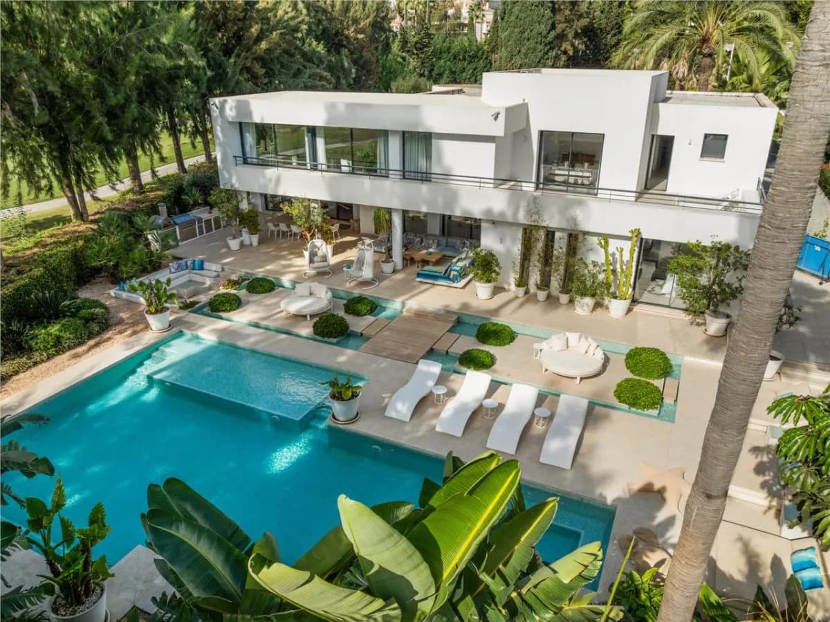 Contemporary Mediterranean Villa 71 — Rio Real, Marbella — Photograph 1