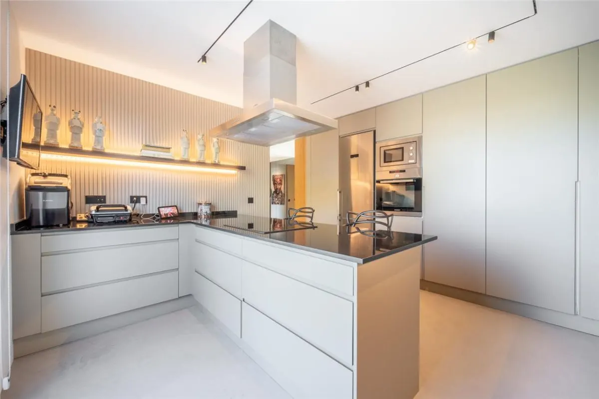 Panoramic Coastal Penthouse 148 — Altos de Puente Romano, Marbella view 10