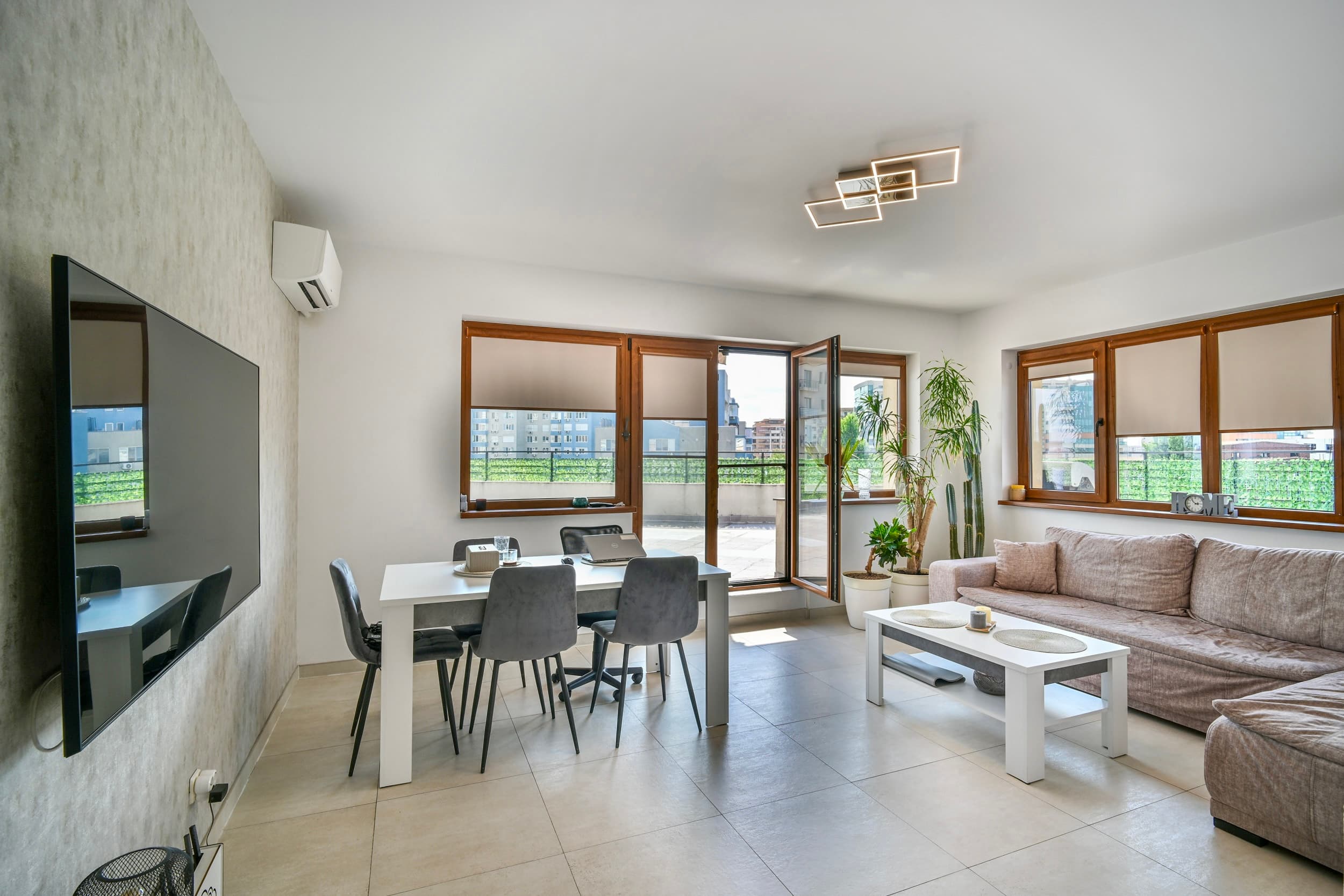 Signature Penthouse with 220 sqm Panoramic Terrace detail 4