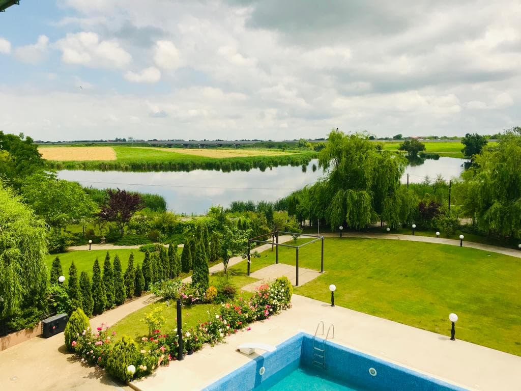 Modern Architectural Villa with Heated Pool & Lake Panoramas view 11