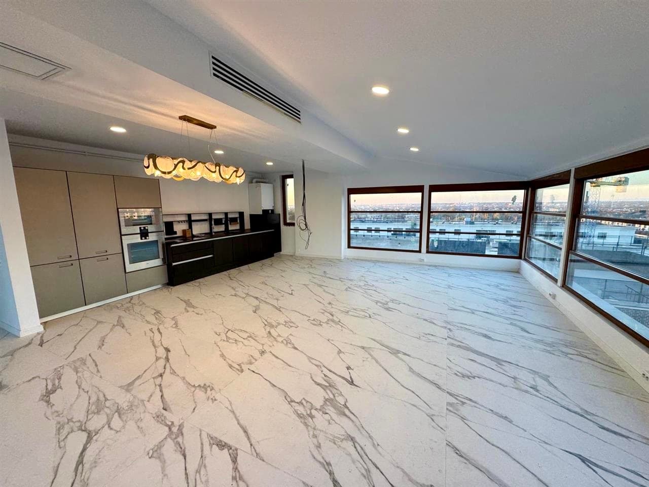 Pipera Horizon Sky Penthouse — Panoramic Northern Views — Photograph 1
