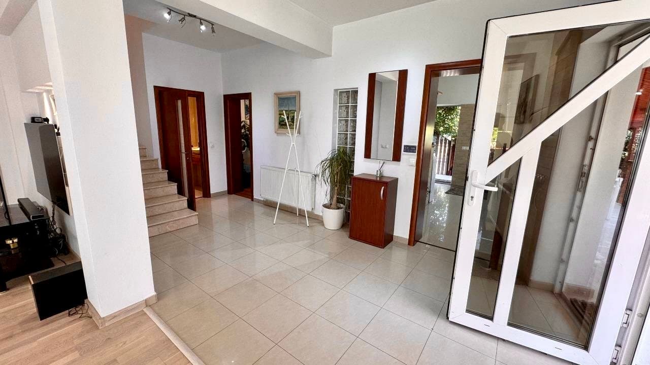 Villa cu potential investițional in cartierul Aviatiei view 5
