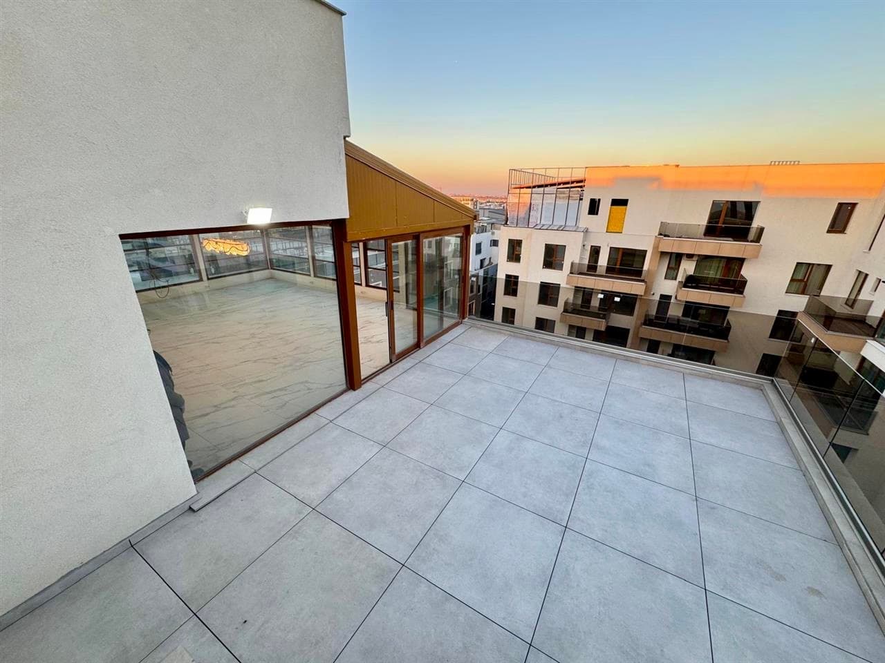 Pipera Horizon Sky Penthouse — Panoramic Northern Views view 6