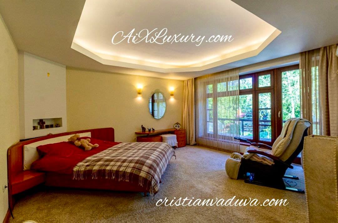 A Prestigious Opportunity for Business Visionaries: Transform This Luxury Villa into Your Dream Venture view 10