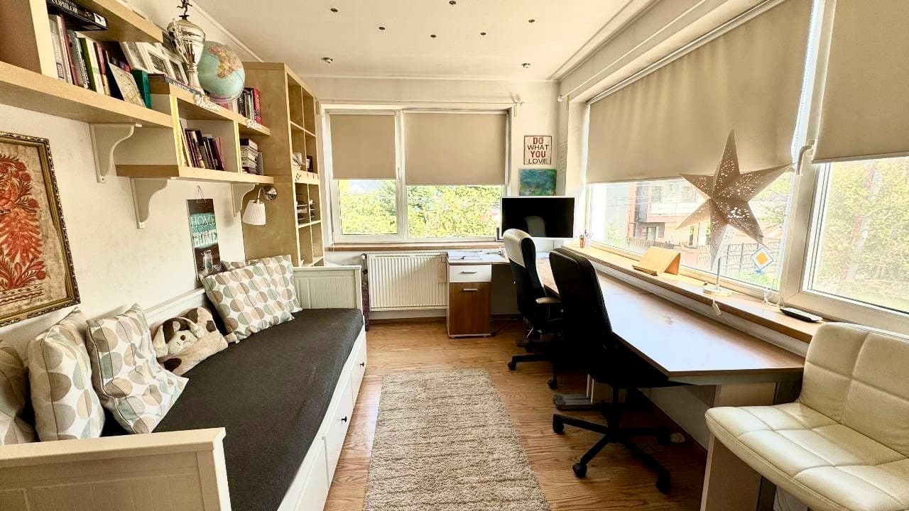 Villa cu potential investițional in cartierul Aviatiei view 2