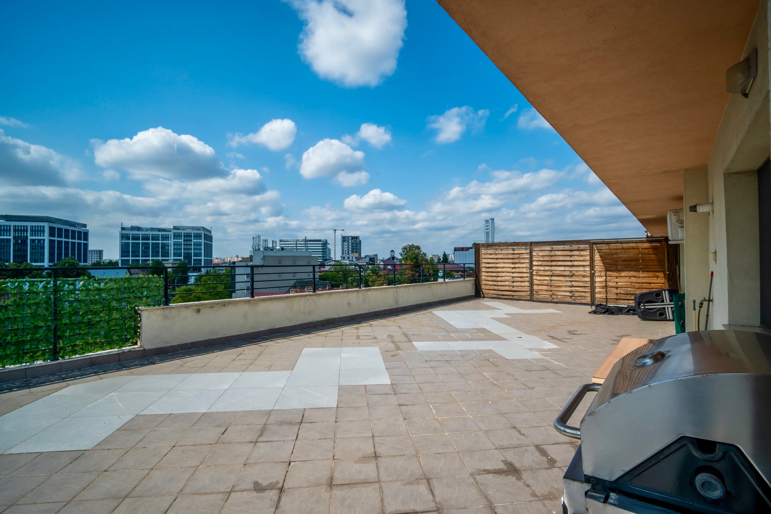 Signature Penthouse with 220 sqm Panoramic Terrace detail 1