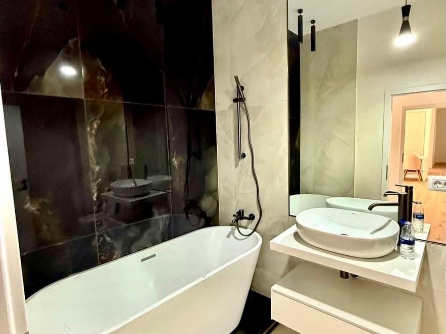 A home that offers both an exclusive lifestyle and a high-growth investment. view 7