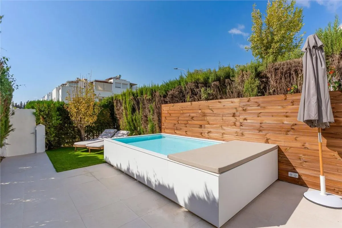 Marbella Golden Mile Contemporary Garden Villa view 24