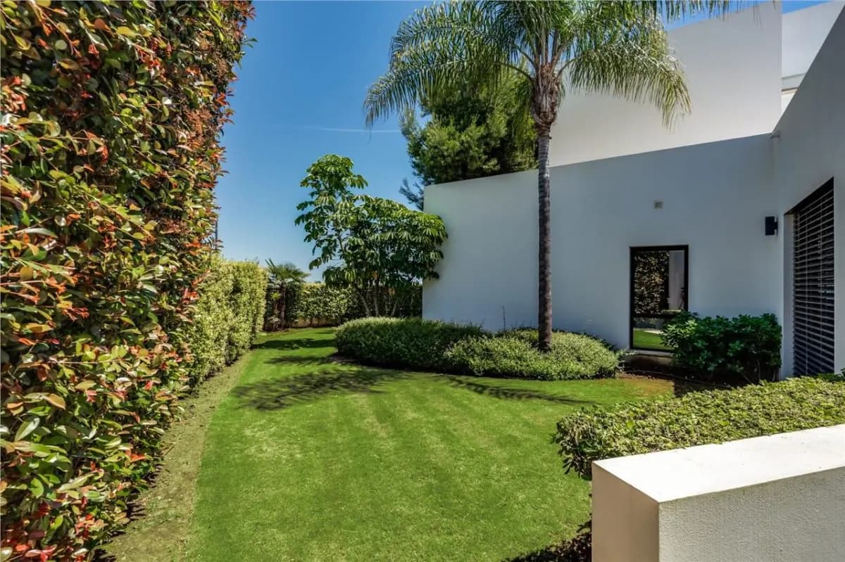 Sierra Blanca Grand Panoramic Villa — Marbella view 6