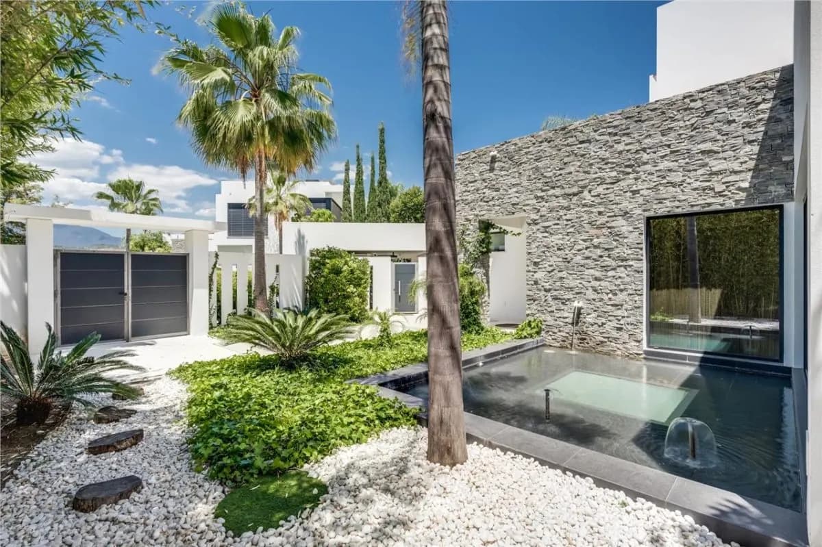 Sierra Blanca Grand Panoramic Villa — Marbella view 7