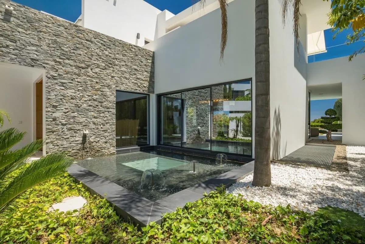 Sierra Blanca Grand Panoramic Villa — Marbella view 8
