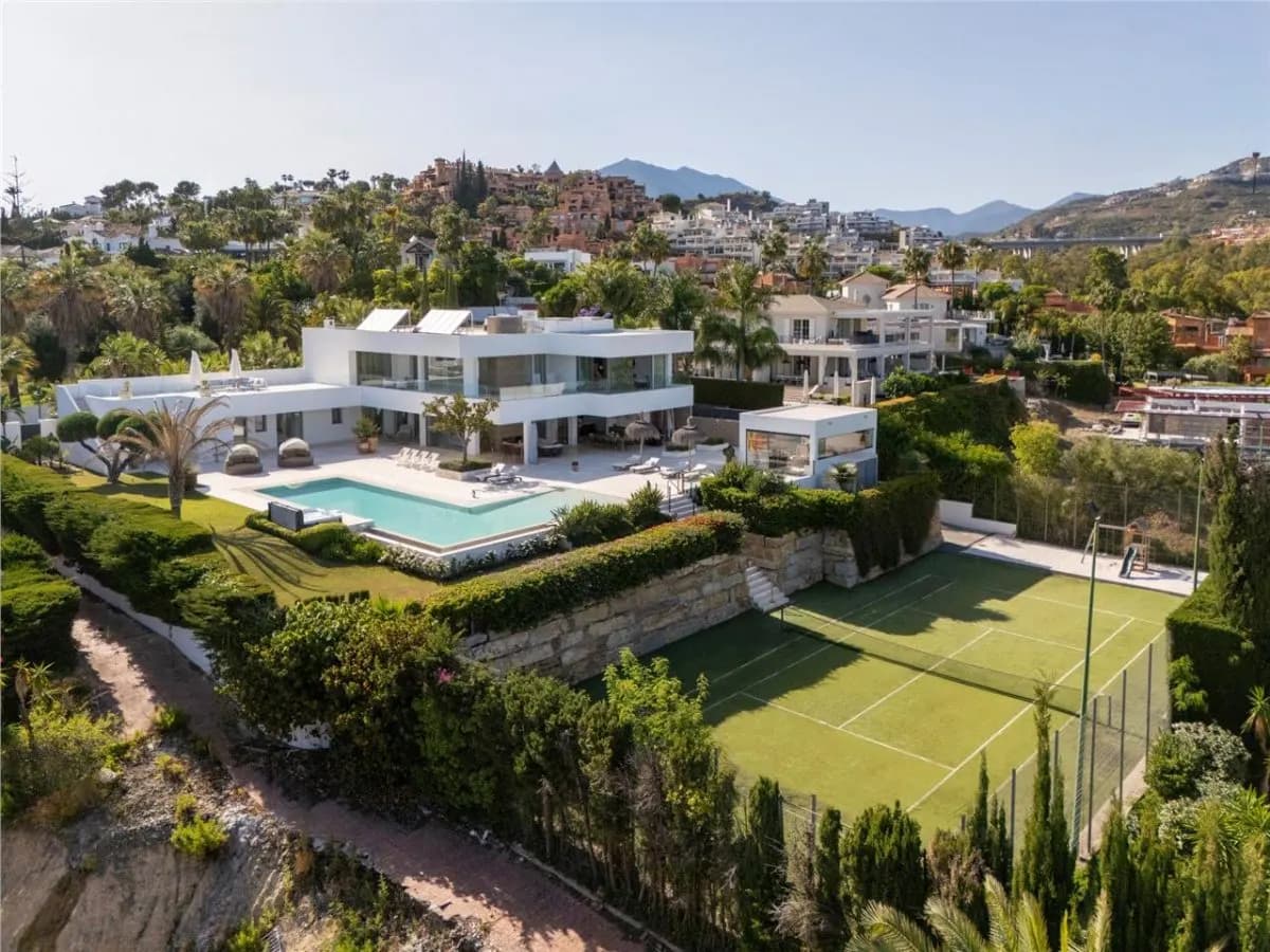 Marbella Hill Club Mediterranean Modern Villa view 3