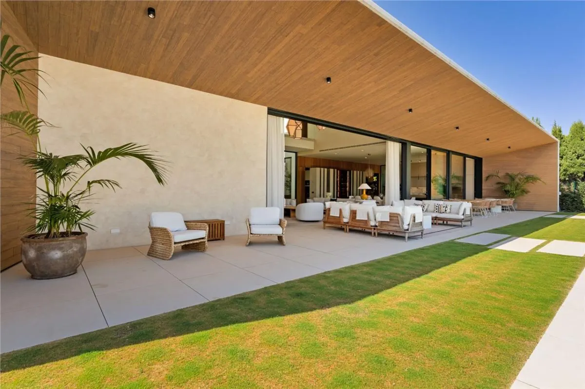 Guadalmina Baja Private Beachside Compound — San Pedro view 14