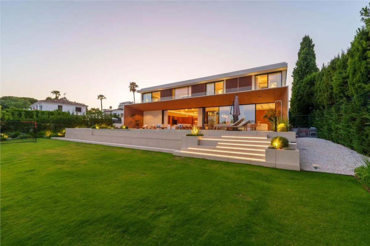 Guadalmina Baja Private Beachside Compound — San Pedro view 3