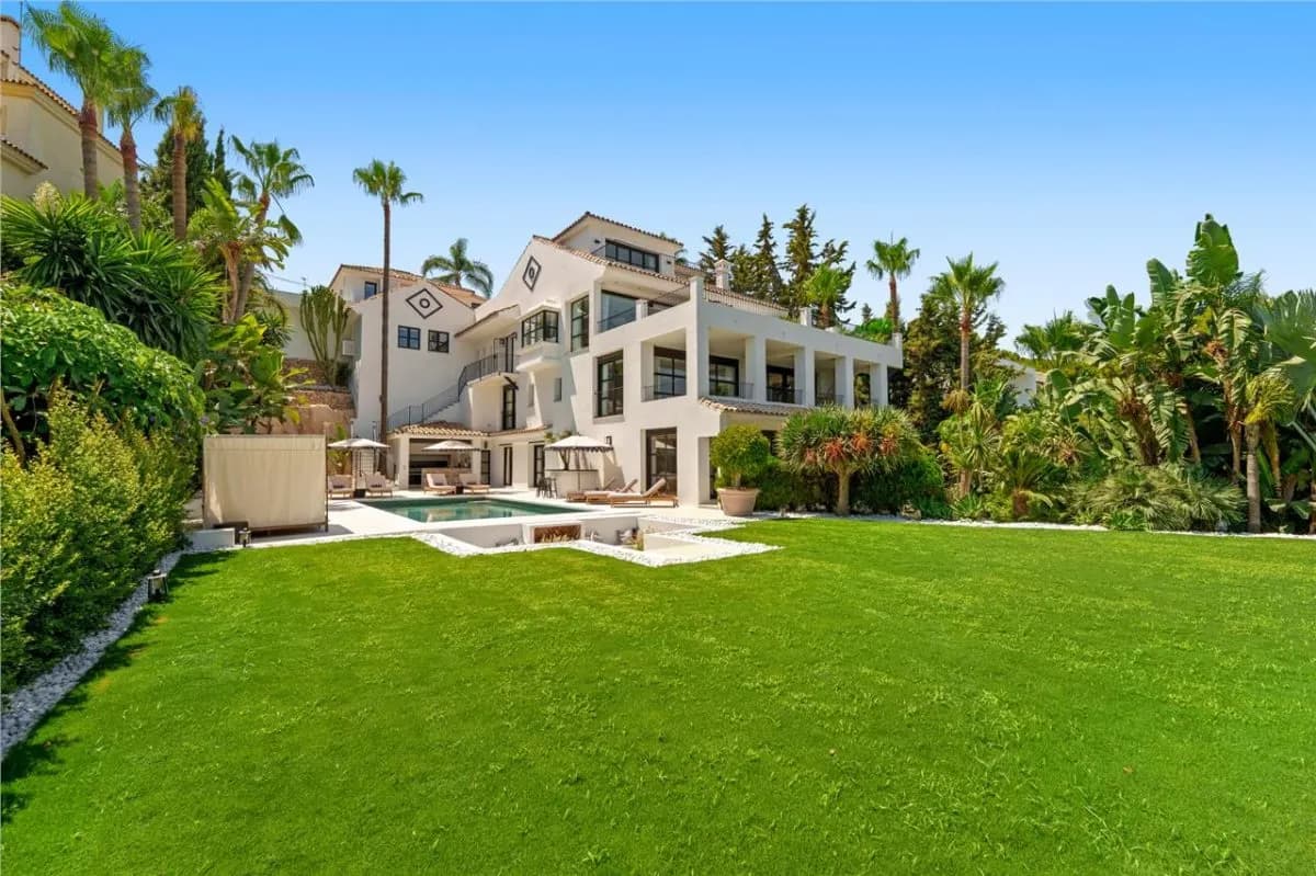 Los Monteros Prime Architectural Mansion — Marbella view 2