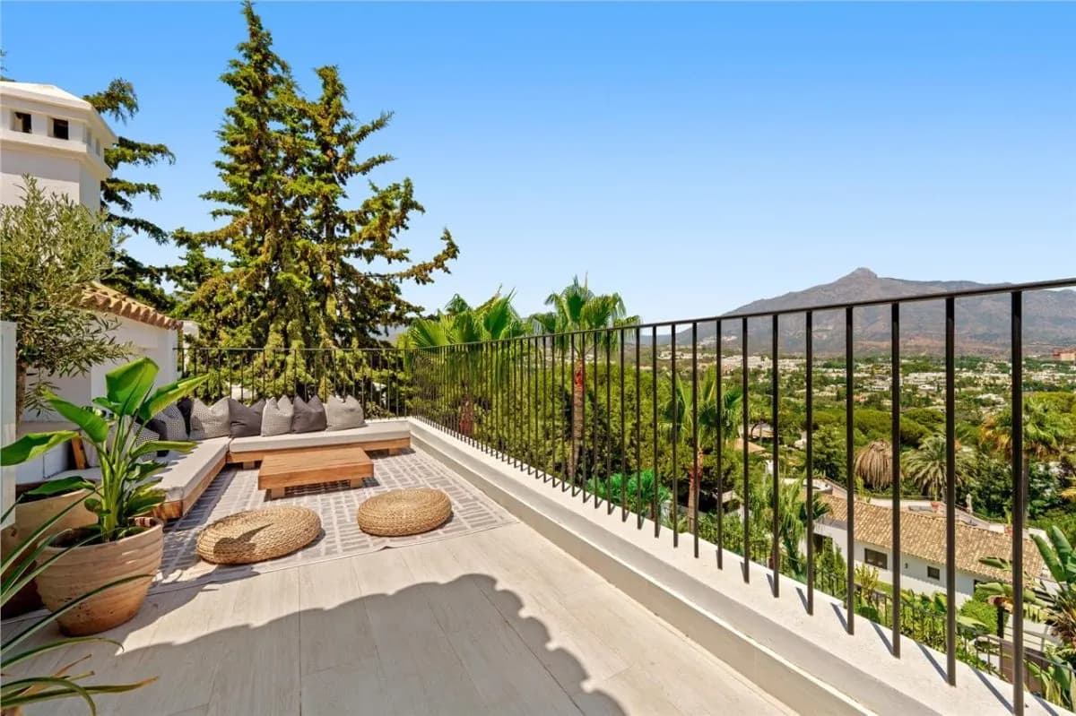Los Monteros Prime Architectural Mansion — Marbella view 23