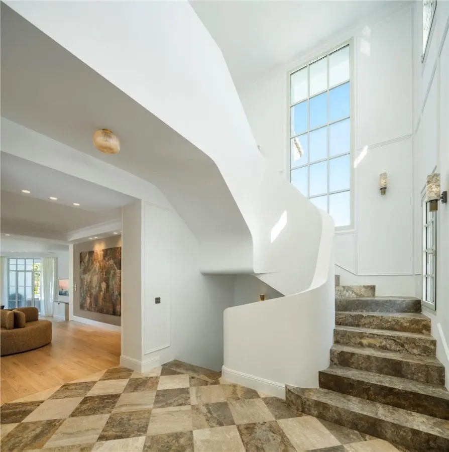 Altos Reales Gated Sanctuary Villa — Marbella view 14