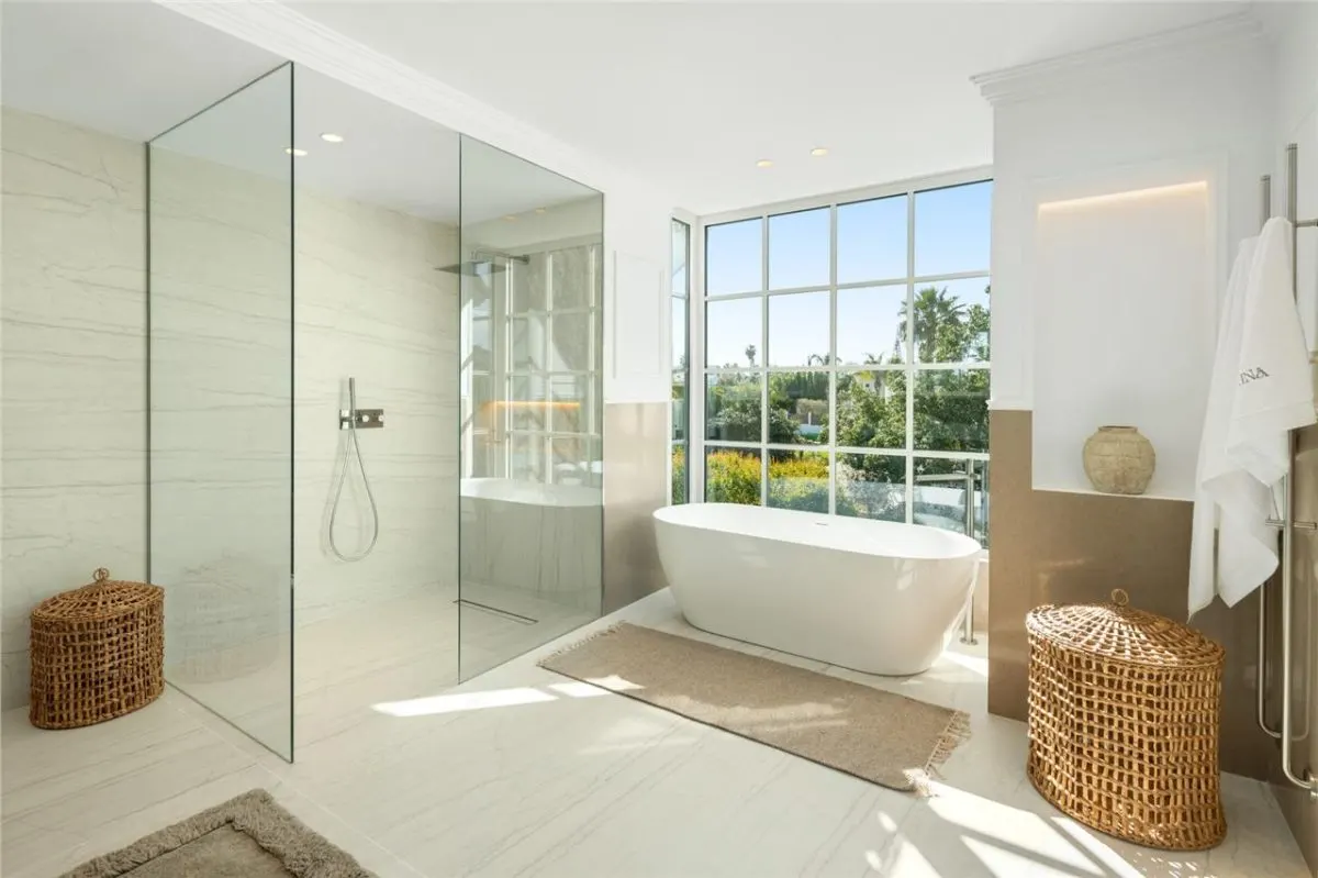 Altos Reales Gated Sanctuary Villa — Marbella view 17