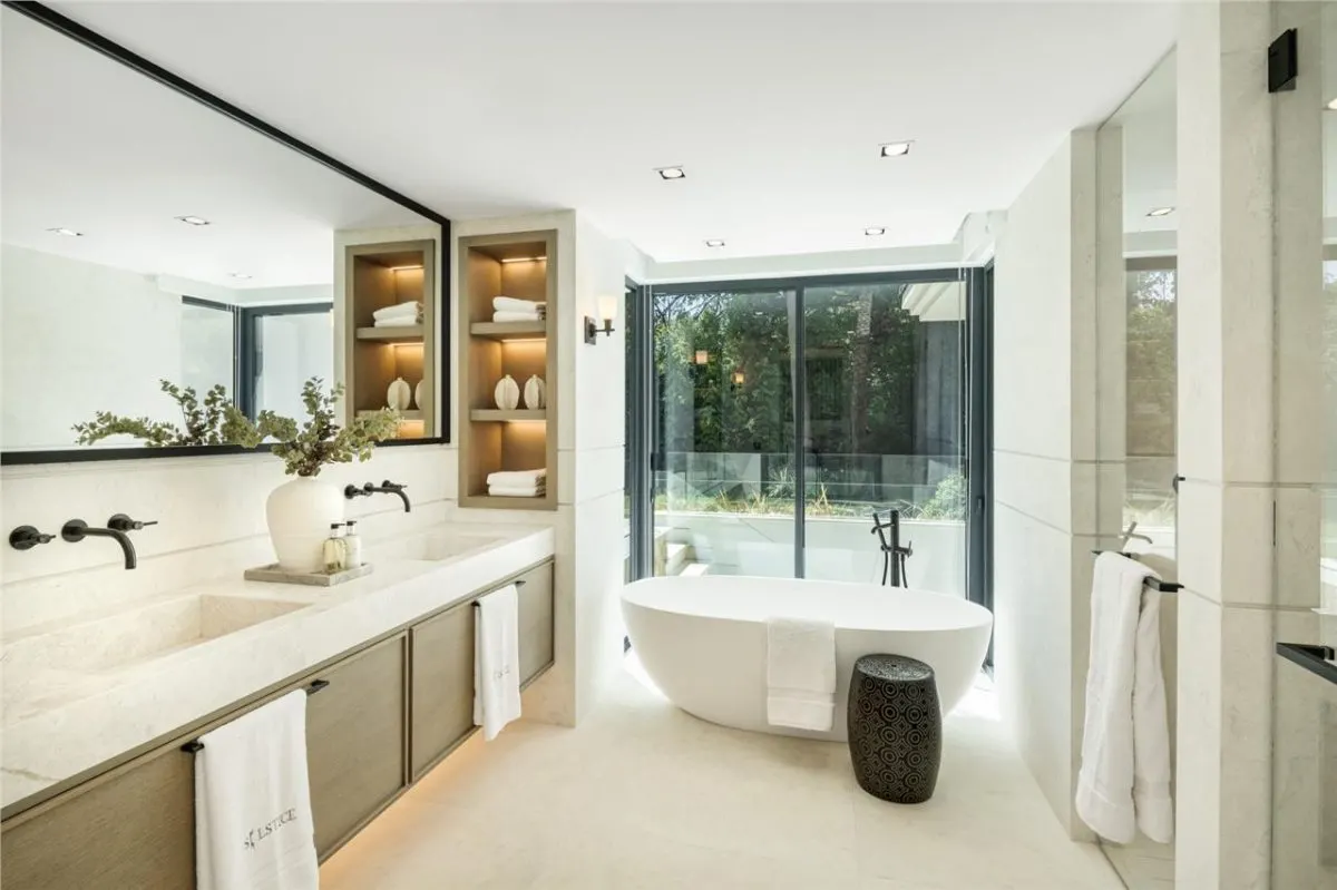 Palatial Super-Prime Villa — Marbella, Costa del Sol view 15
