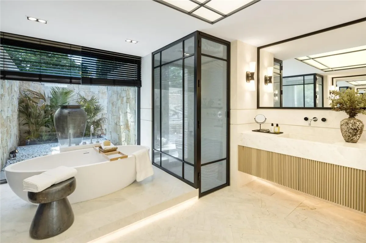 Palatial Super-Prime Villa — Marbella, Costa del Sol view 17