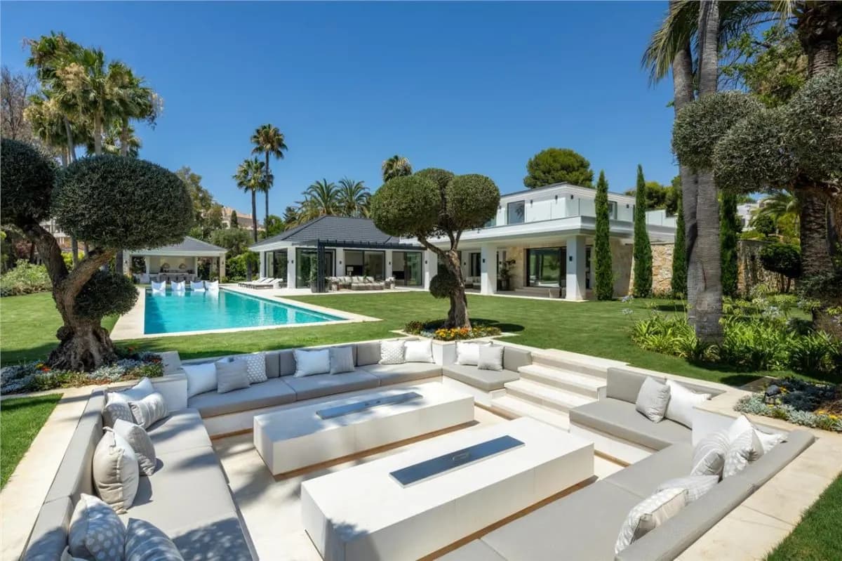 Palatial Super-Prime Villa — Marbella, Costa del Sol view 4