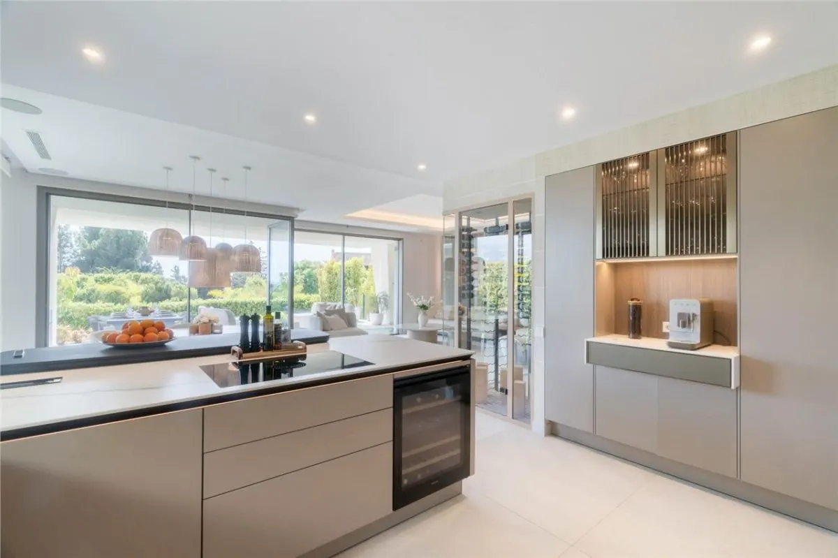 Private Belvedere Estate 124 — Marbella East, Marbella view 15