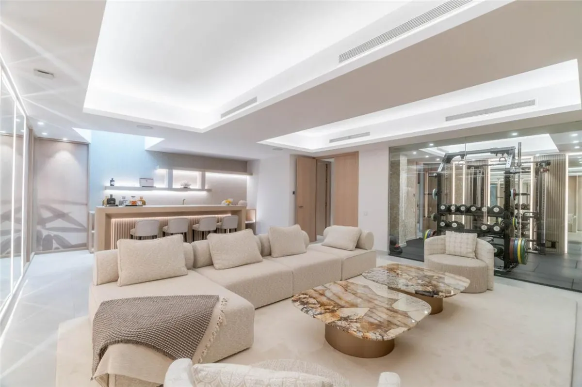 Private Belvedere Estate 124 — Marbella East, Marbella view 5