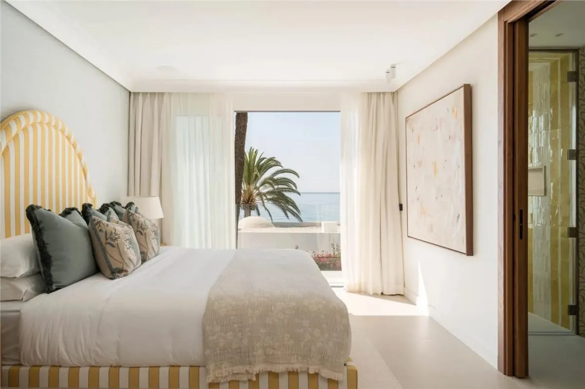 Contemporary Mediterranean Villa 63 — Golden Mile, Marbella view 16