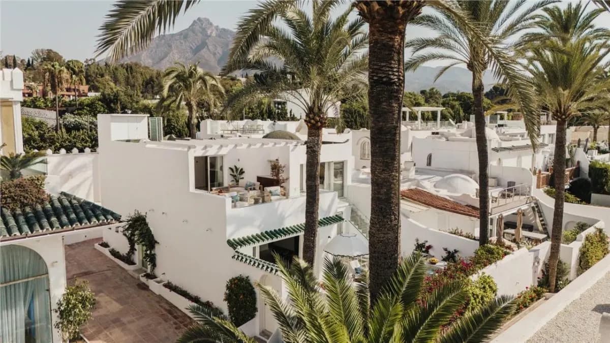 Contemporary Mediterranean Villa 63 — Golden Mile, Marbella view 22