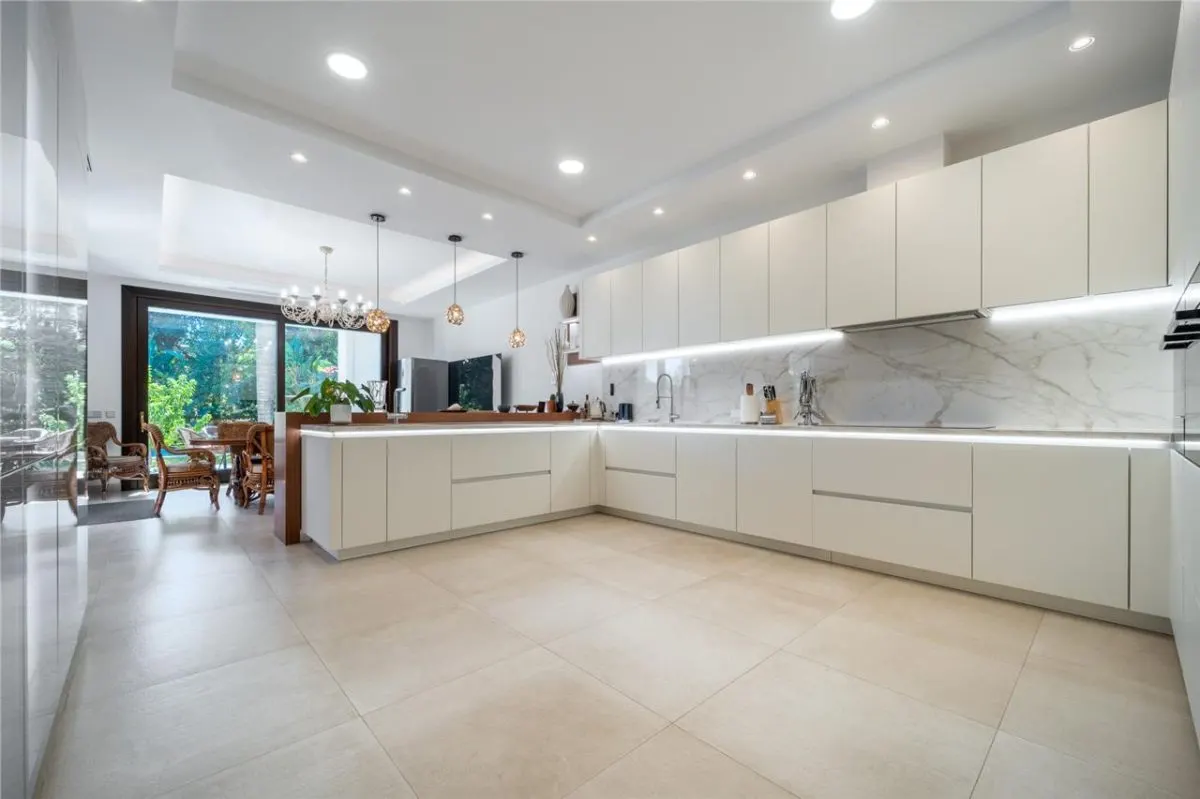 Villa Horizon 101 — Bahía Dorada Private Estate, Estepona view 11