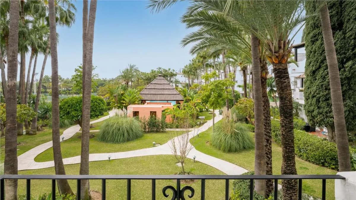 Executive Coastal Residence 2 — Sierra Blanca, Marbella view 15