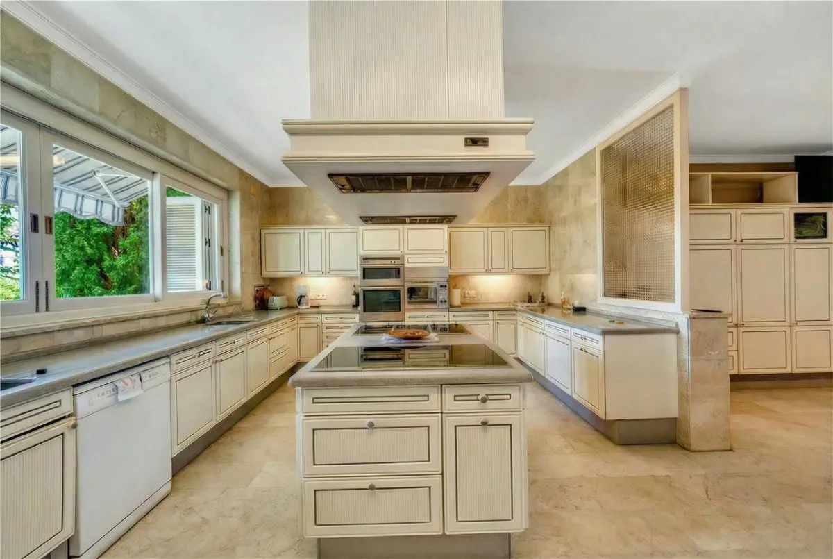 Villa Horizon 8 — Sierra Blanca Private Estate, Marbella view 10