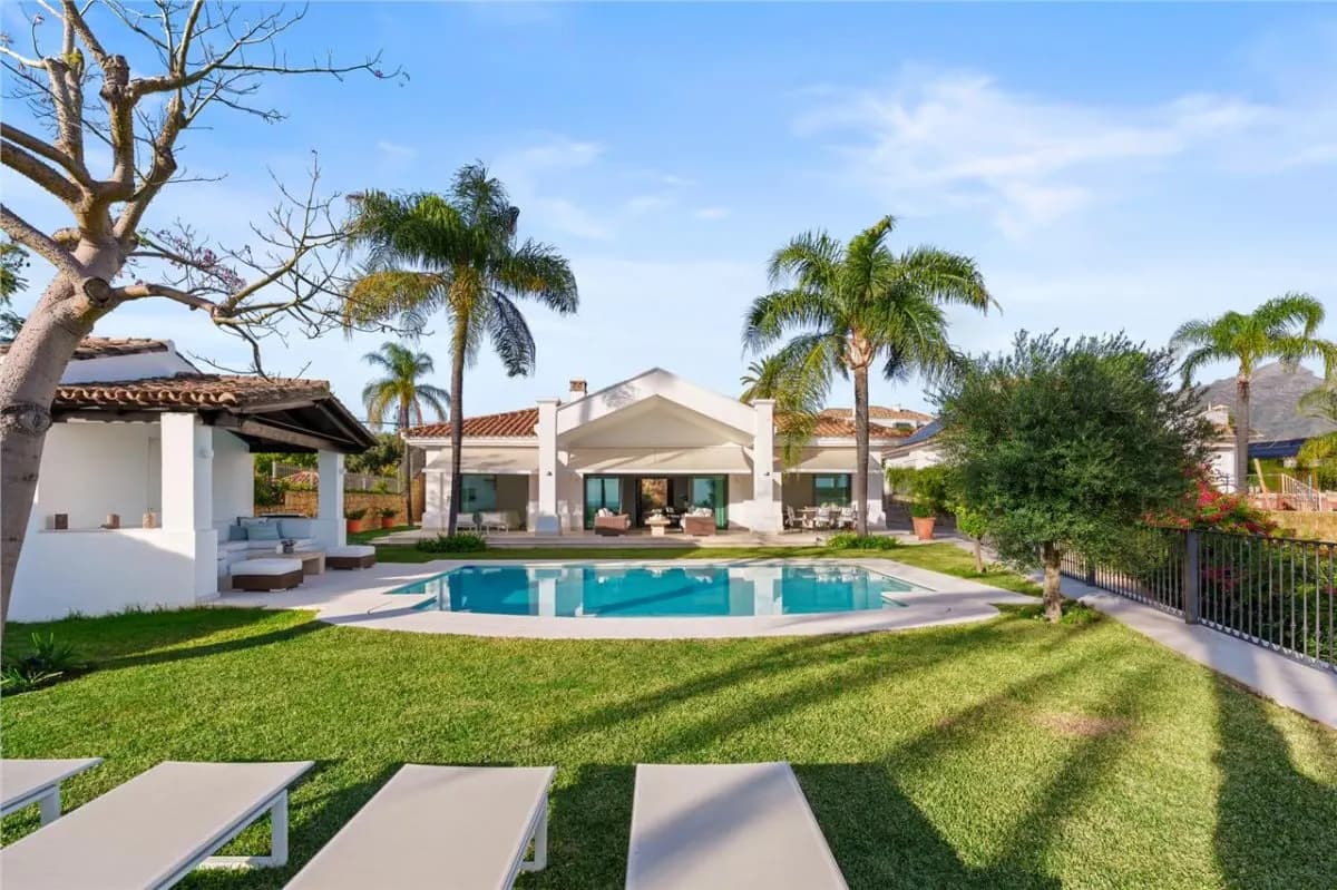 The Los Monteros Architectural Residence 118 — Marbella view 3
