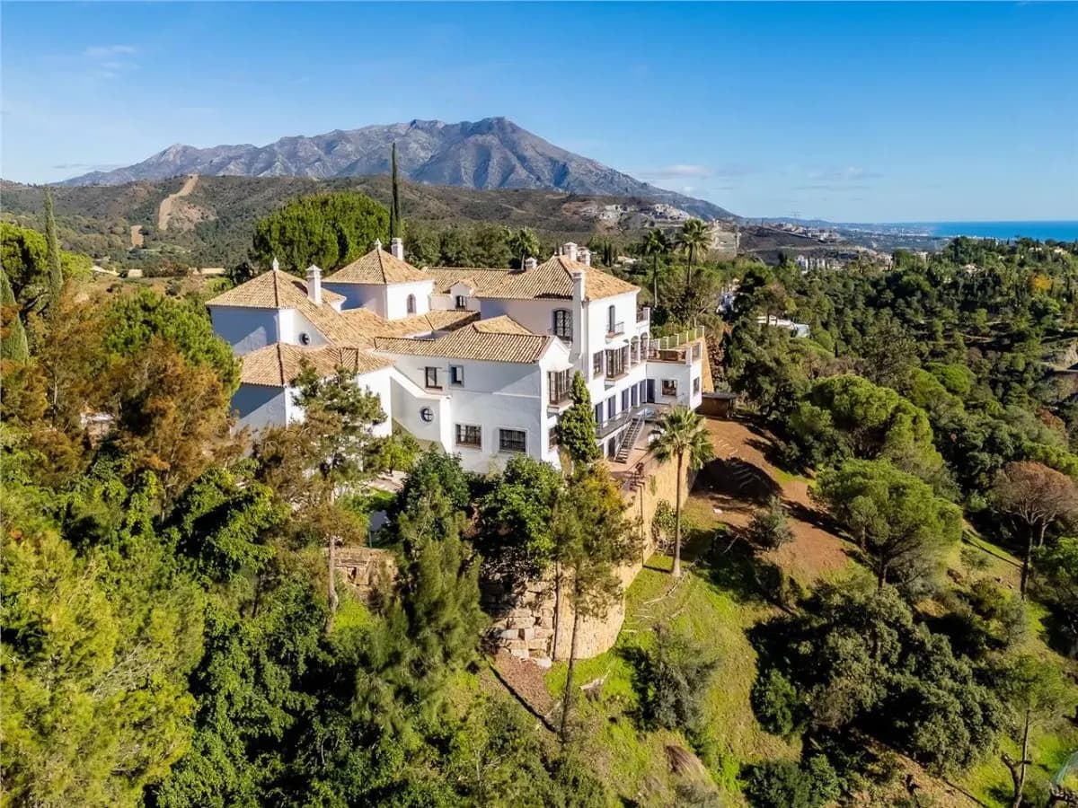 Villa Horizon 45 — Los Arqueros Private Estate, Benahavis view 4