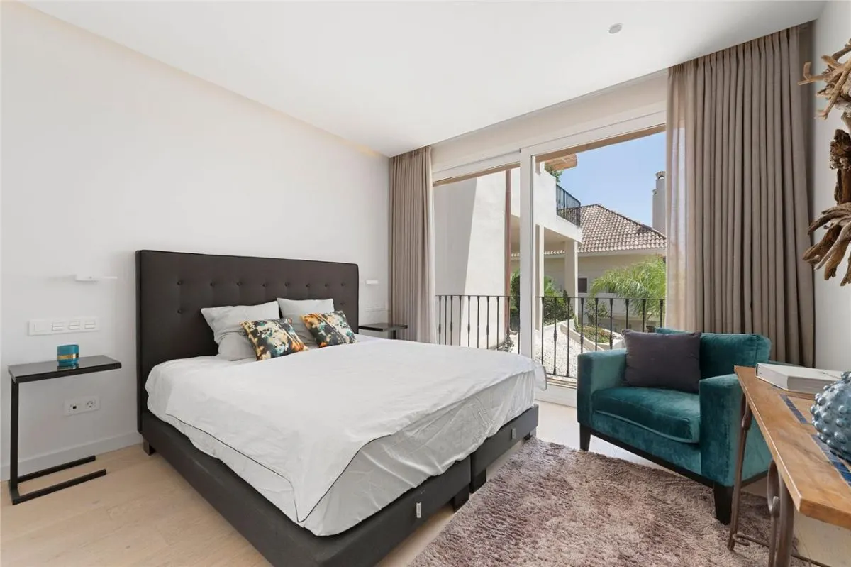 Executive Coastal Residence 50 — Sierra Blanca, Marbella view 17