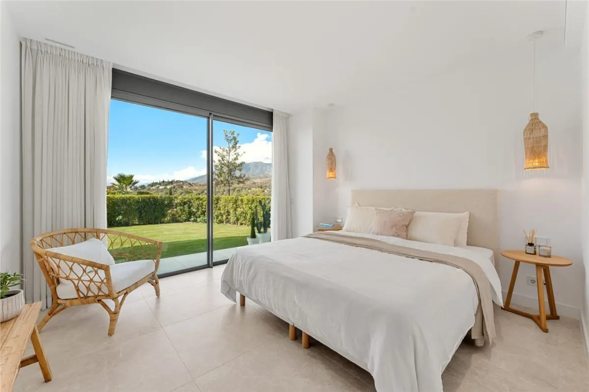 Executive Coastal Residence 46 — El Paraíso, Marbella view 17
