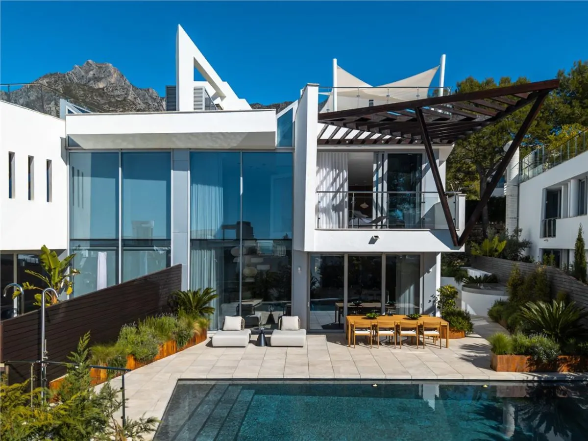 Contemporary Mediterranean Villa 139 — El Rosario, Marbella view 22