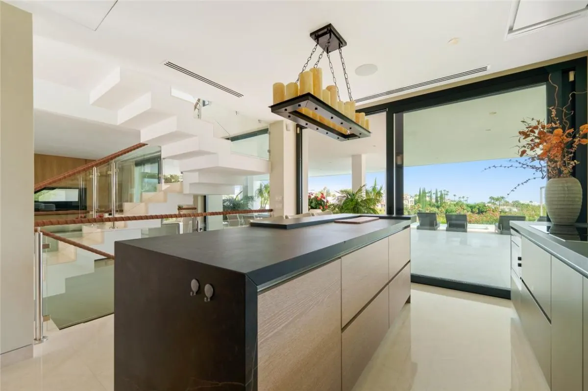 Villa Horizon 109 — Altos de Puente Romano Private Estate, Marbella view 14
