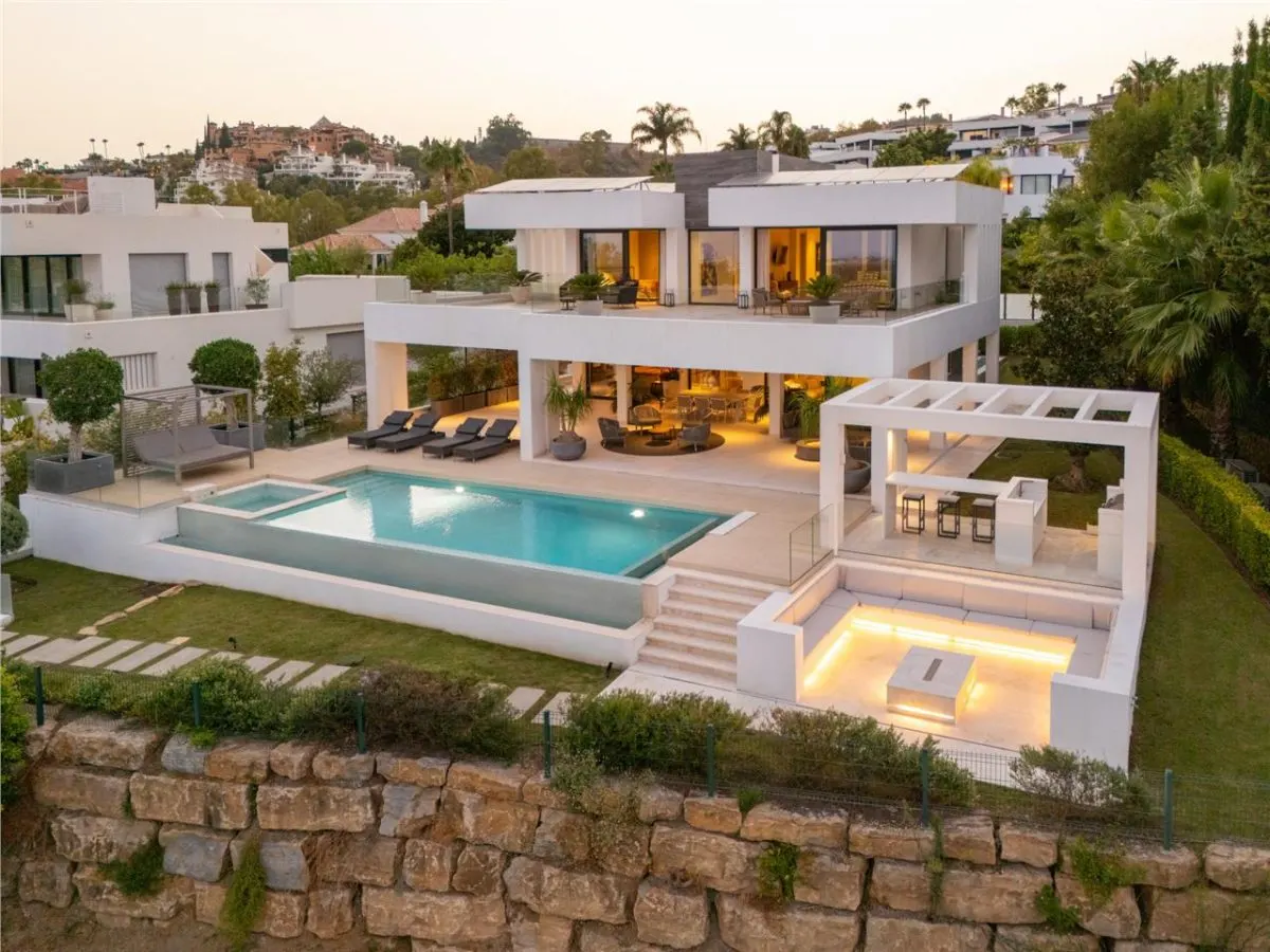 Villa Horizon 109 — Altos de Puente Romano Private Estate, Marbella view 3