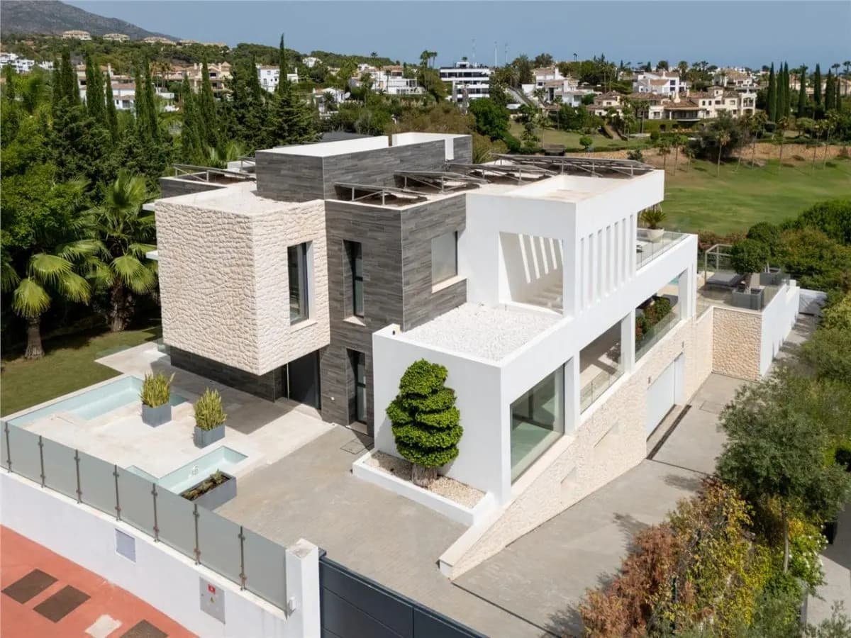 Villa Horizon 109 — Altos de Puente Romano Private Estate, Marbella view 5