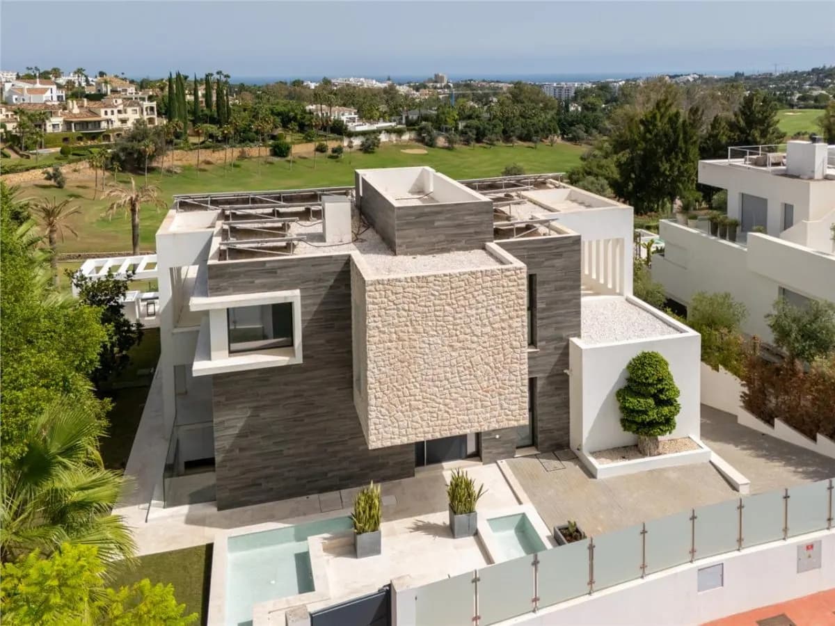 Villa Horizon 109 — Altos de Puente Romano Private Estate, Marbella view 6