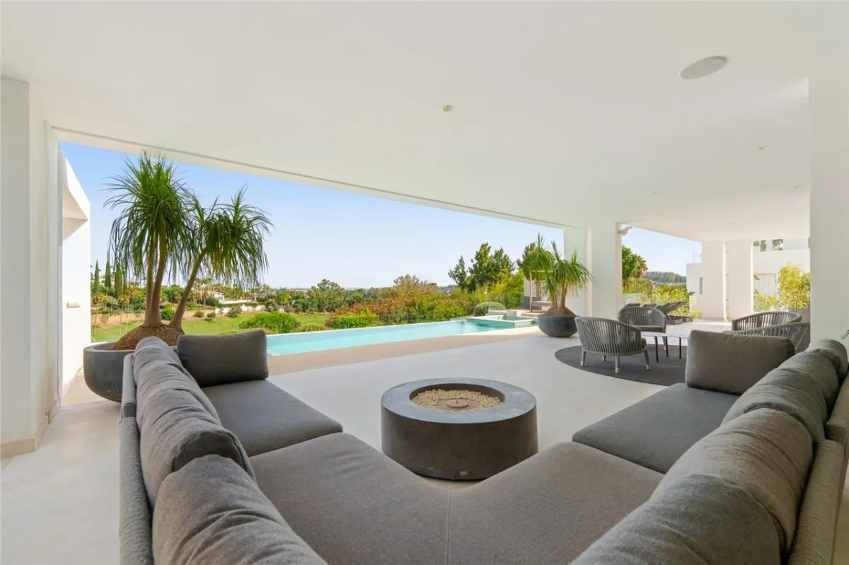 Villa Horizon 109 — Altos de Puente Romano Private Estate, Marbella view 8