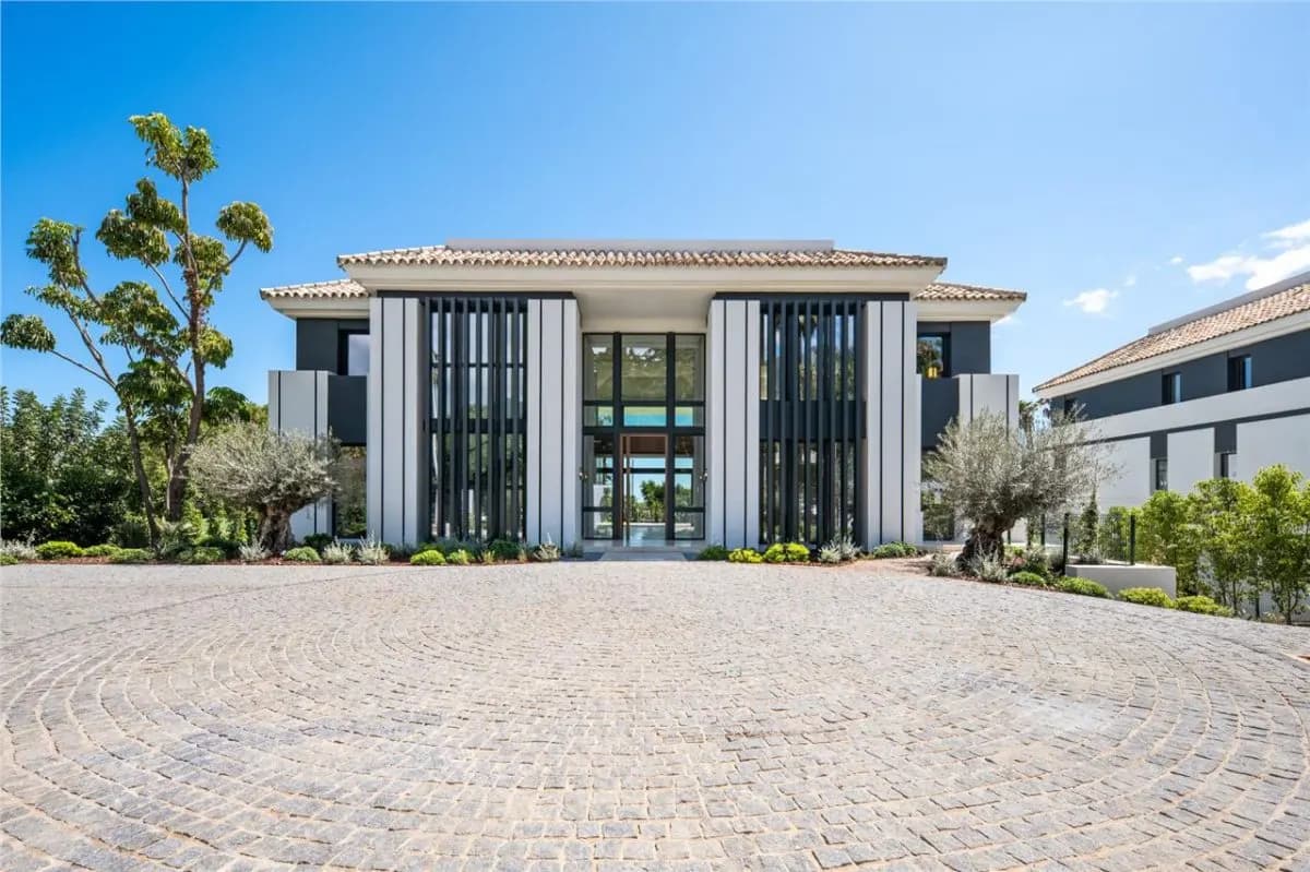 Villa Horizon 33 — Los Monteros Private Estate, Marbella view 3