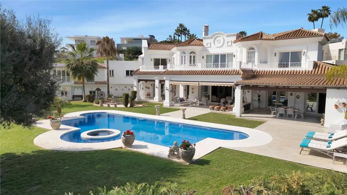 Private Belvedere Estate 72 — Marbella East, Marbella — Photograph 1
