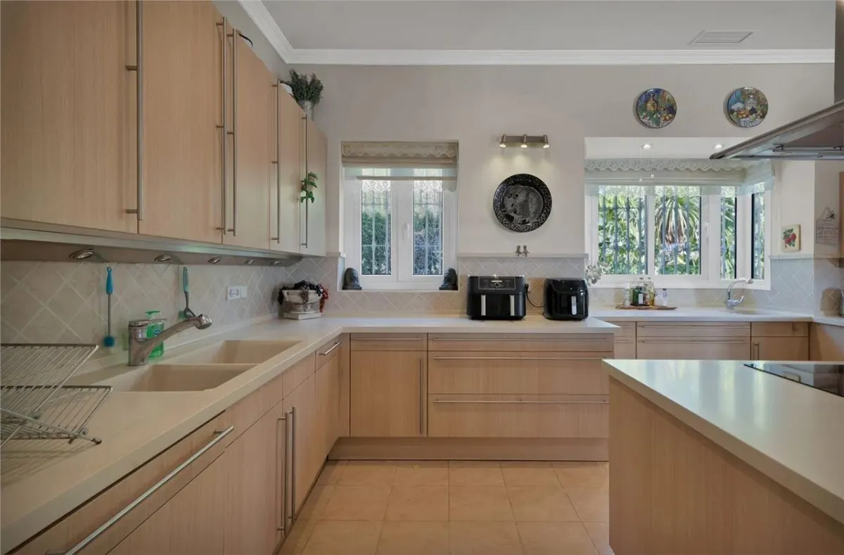 Private Belvedere Estate 72 — Marbella East, Marbella view 15