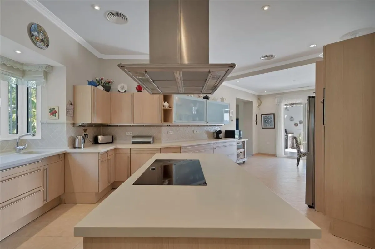 Private Belvedere Estate 72 — Marbella East, Marbella view 17